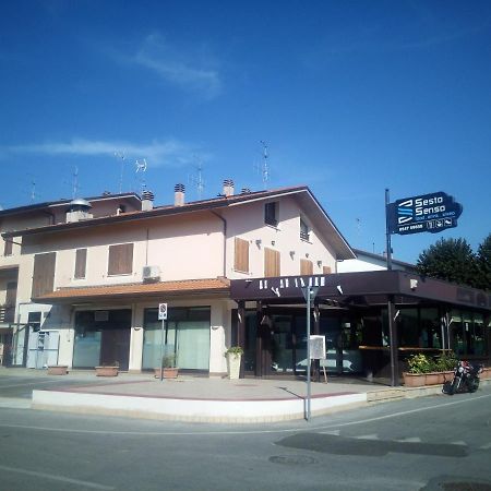 Sestosenso Food Drink Sleep Ristorante Pizzeria Alloggi 切塞纳 外观 照片