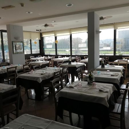 Sestosenso Food Drink Sleep Ristorante Pizzeria Alloggi 切塞纳 外观 照片